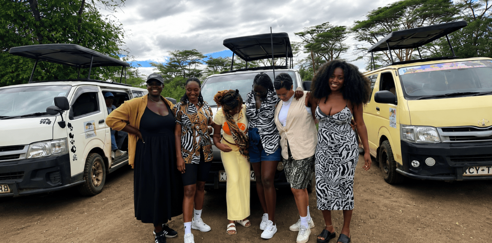 women on safari kenya lewkaxperience.com (1)